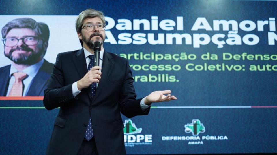 Capa da notícia Daniel Neves encerra III Semana Juríd